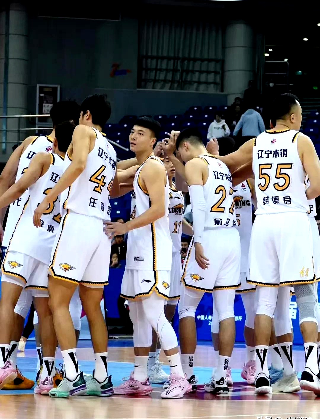 关键时刻辽宁本钢备战荷甲；临场应变细节曝光；态度坚定；阵容厚度经受考验的简单介绍